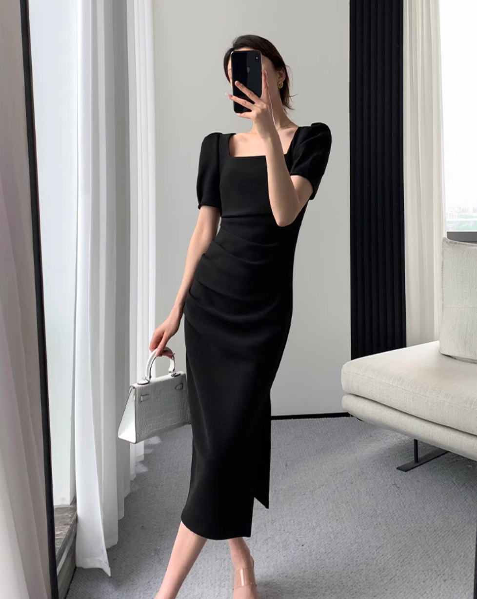 Elegant tight square neck dress （半袖）