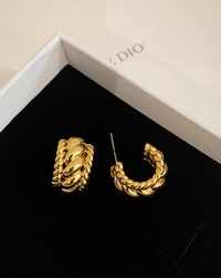 Twist circle earrings