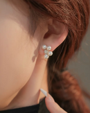 Pearl flower earrings