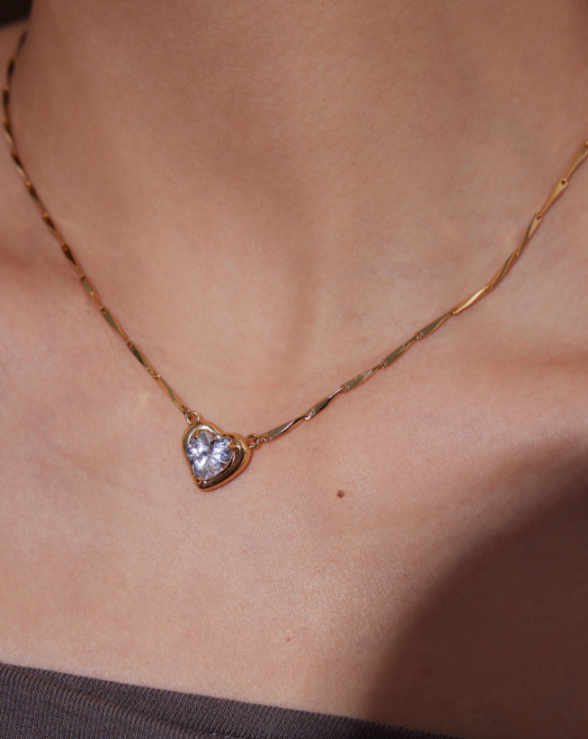 Heart stone necklace