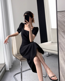 Elegant tight square neck dress （半袖）