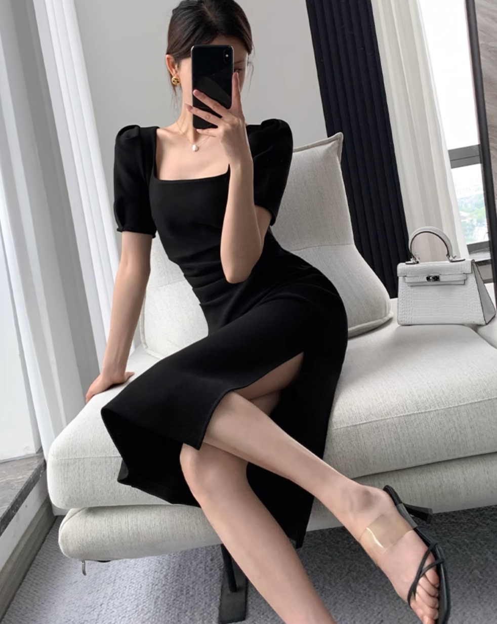 Elegant tight square neck dress （半袖）