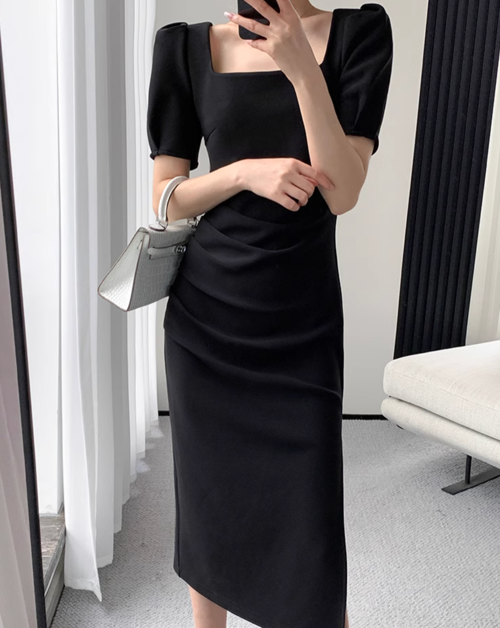 Elegant tight square neck dress （半袖）