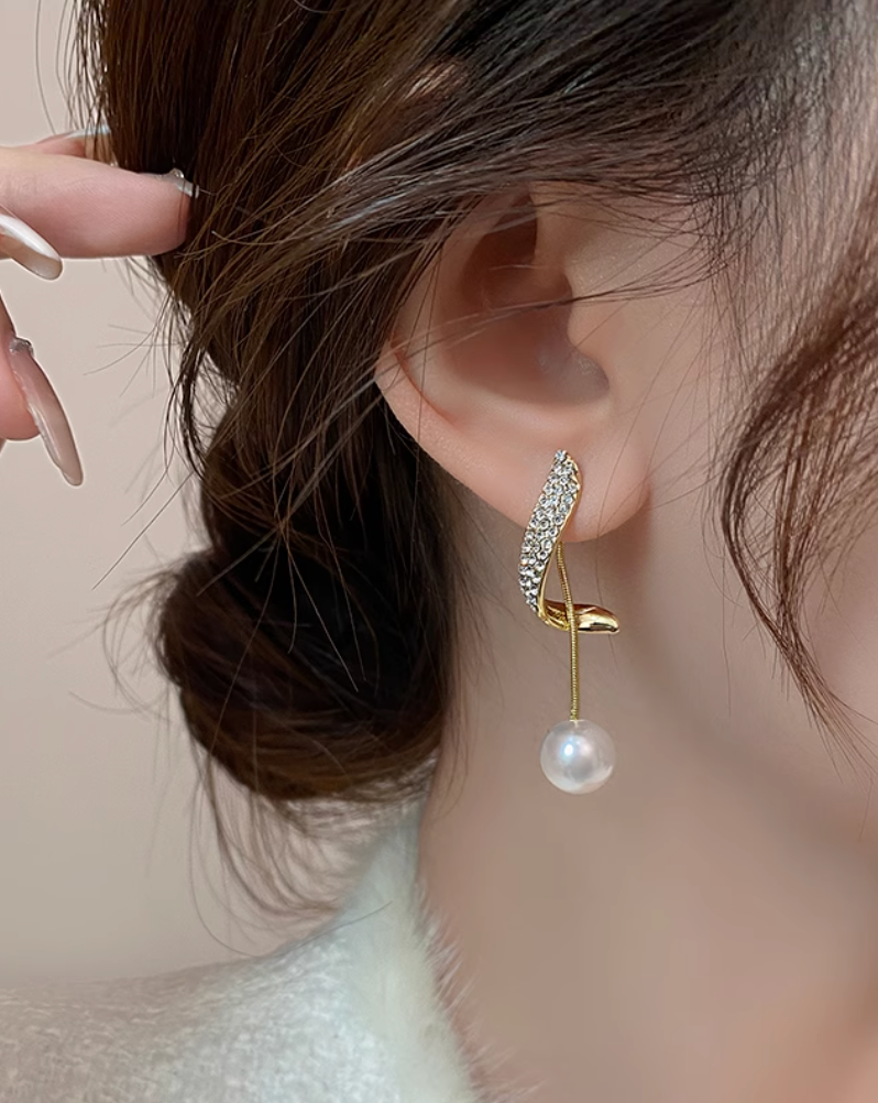 Ennui pearl earrings